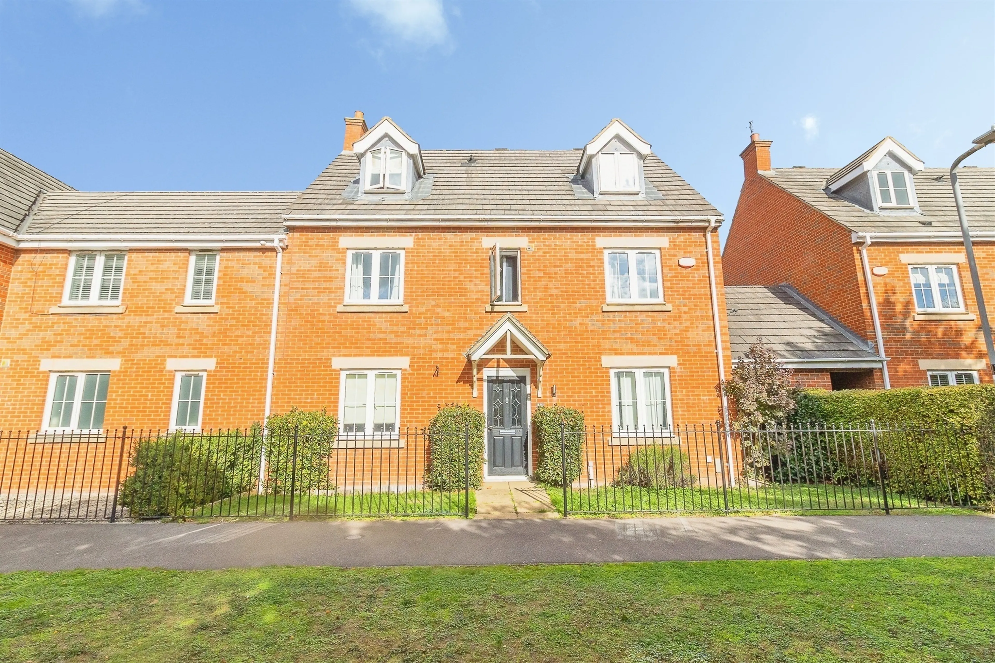 Property photo 0