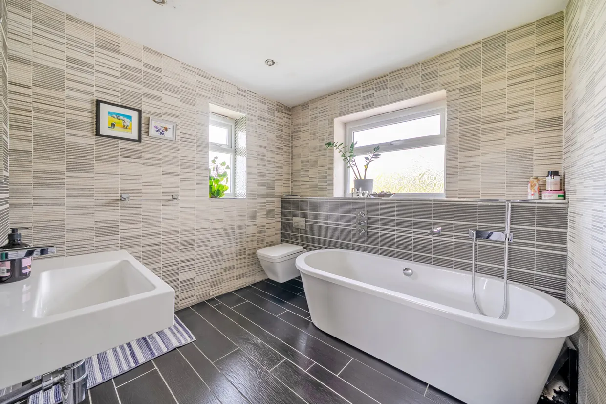 Denys Court, Olveston, BS35 photo 8