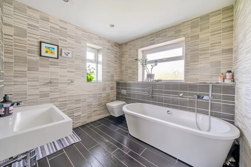 Denys Court, Olveston, BS35 photo 8