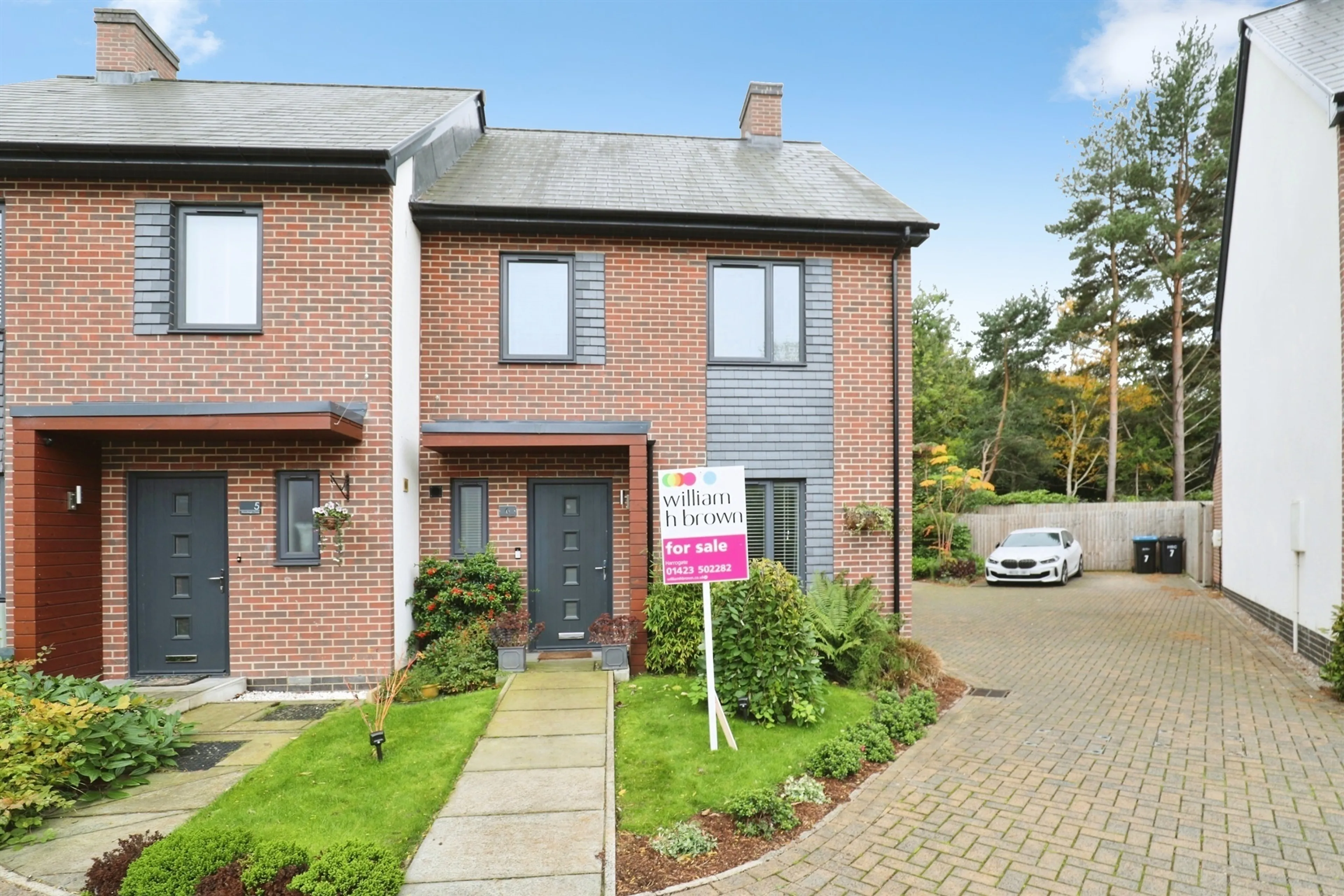 Property at Woodleigh Close, Harrogate