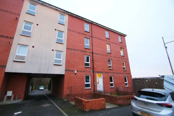 Maukinfauld Road, Glasgow, G32