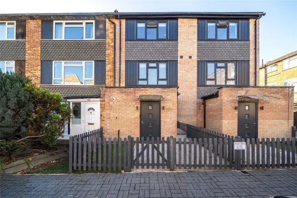 Dilhorne Close, London, SE12