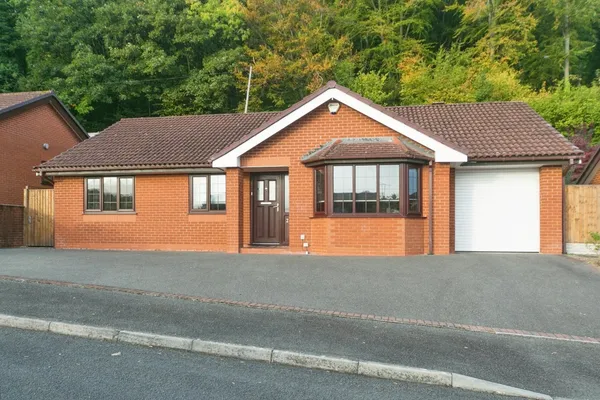 Lon Dderwen, Abergele, Conwy, LL22