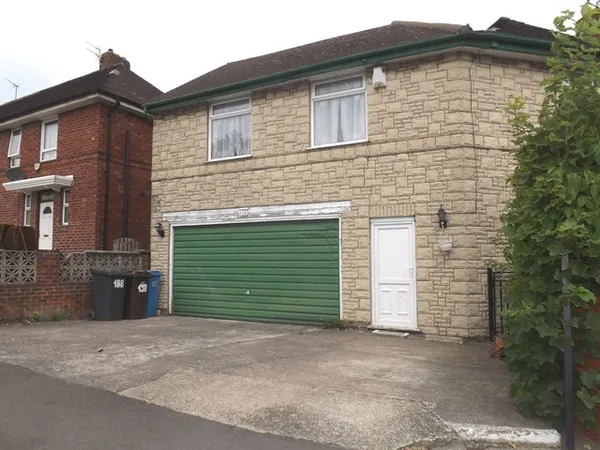 Deerlands Ave, Sheffield, S5