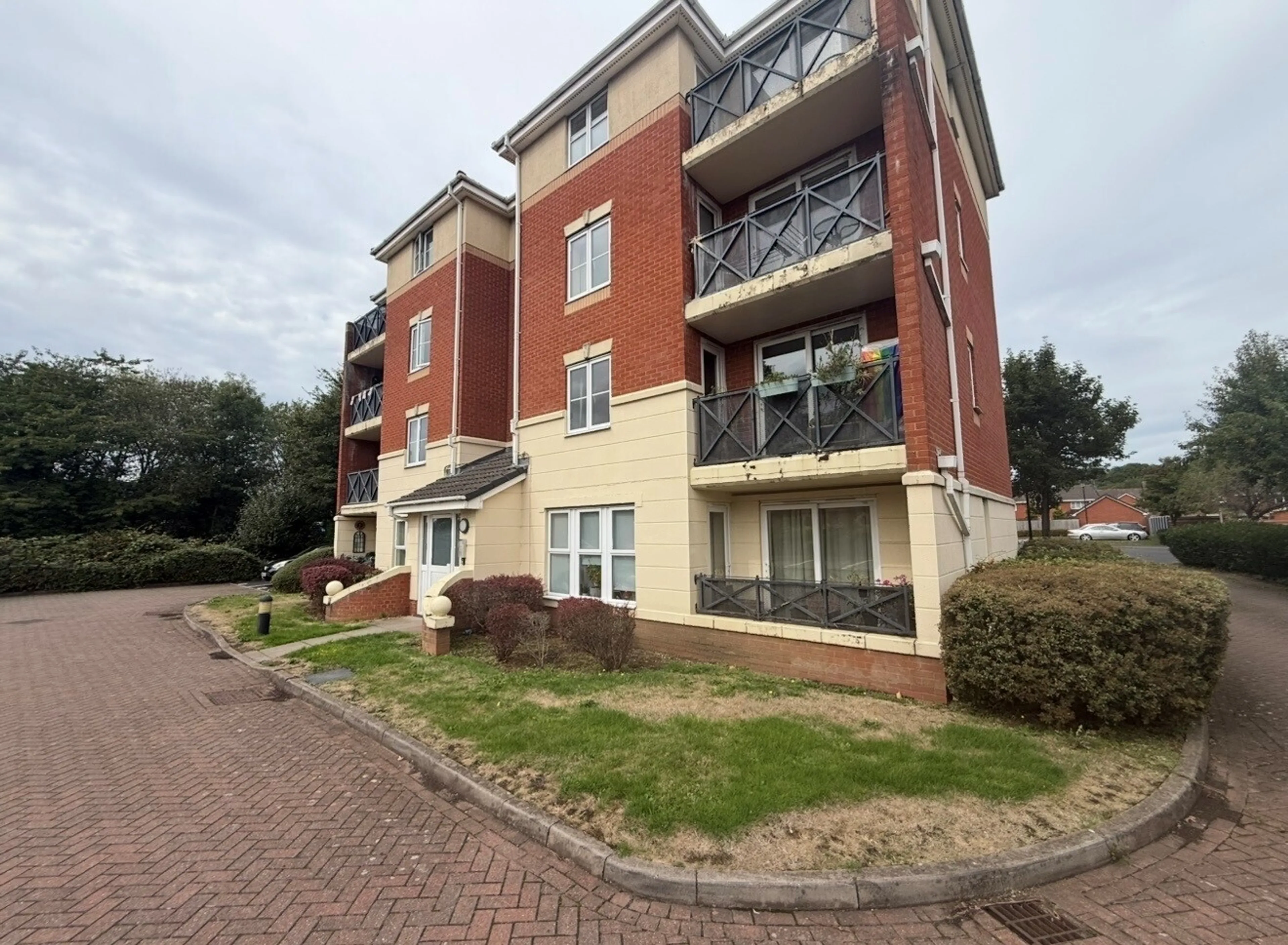 Property at Luanne Close, Cradley Heath