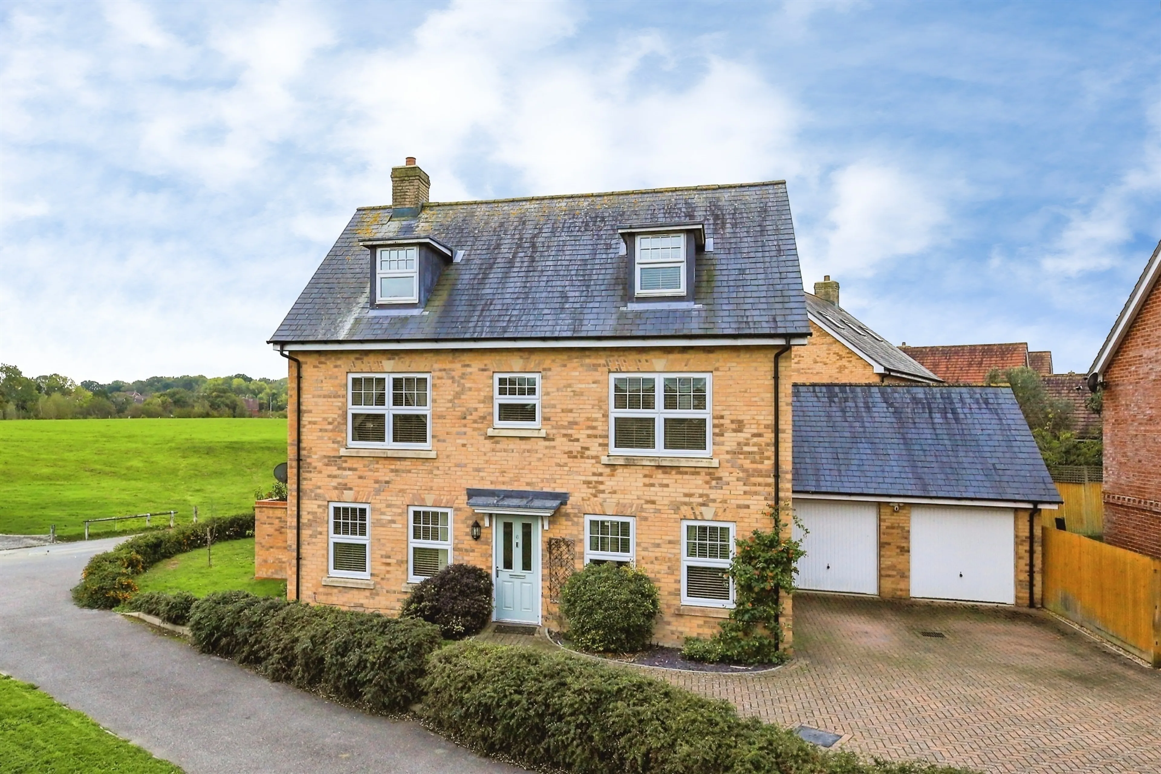 Property at Aspinall Grove, HAILSHAM