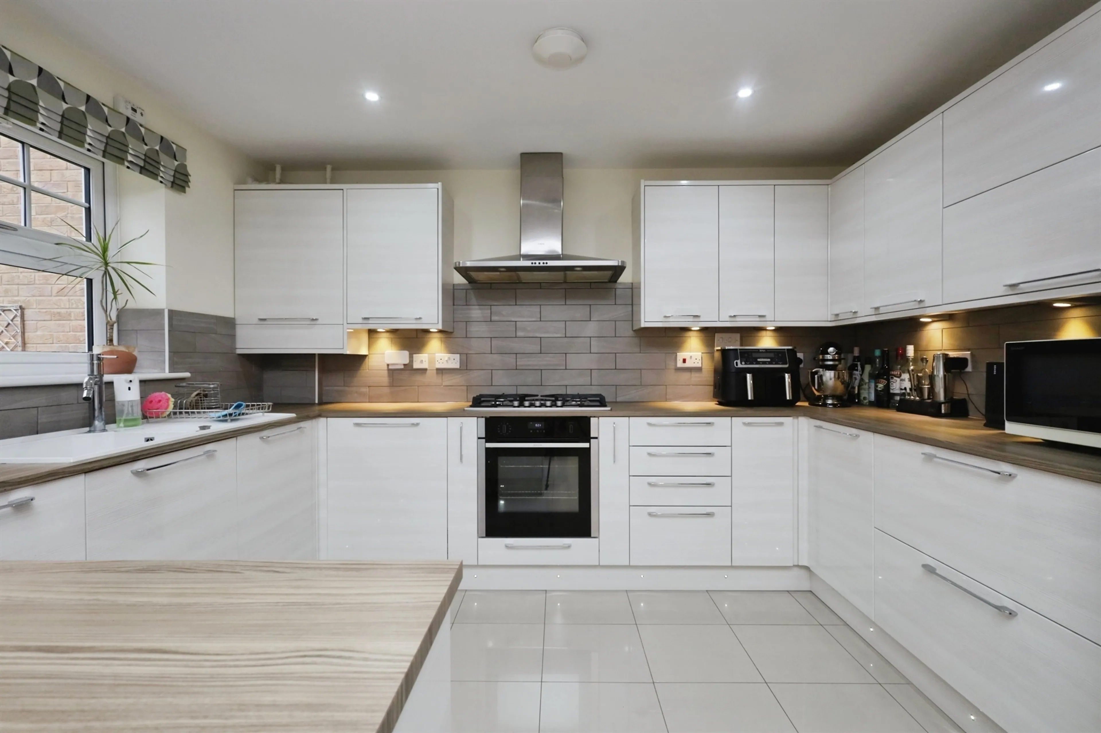 Property at Aspinall Grove, HAILSHAM