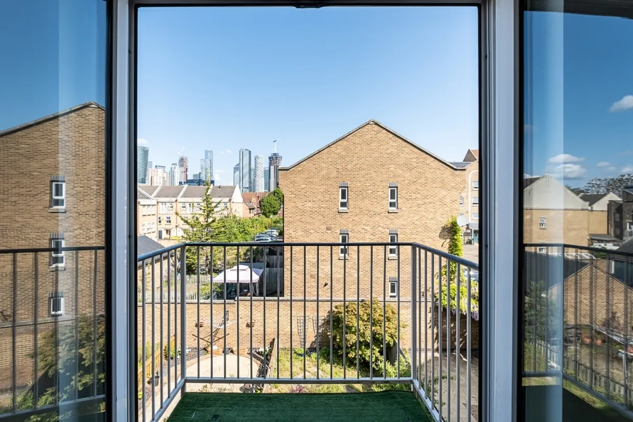 Schooner Close, E14 photo 2