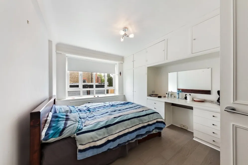 Mapesbury Road London NW2 photo 3