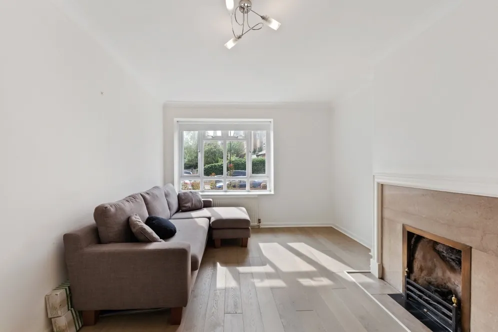 Mapesbury Road London NW2 photo 5