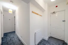 11 Molesey Road Hersham KT12 photo 7