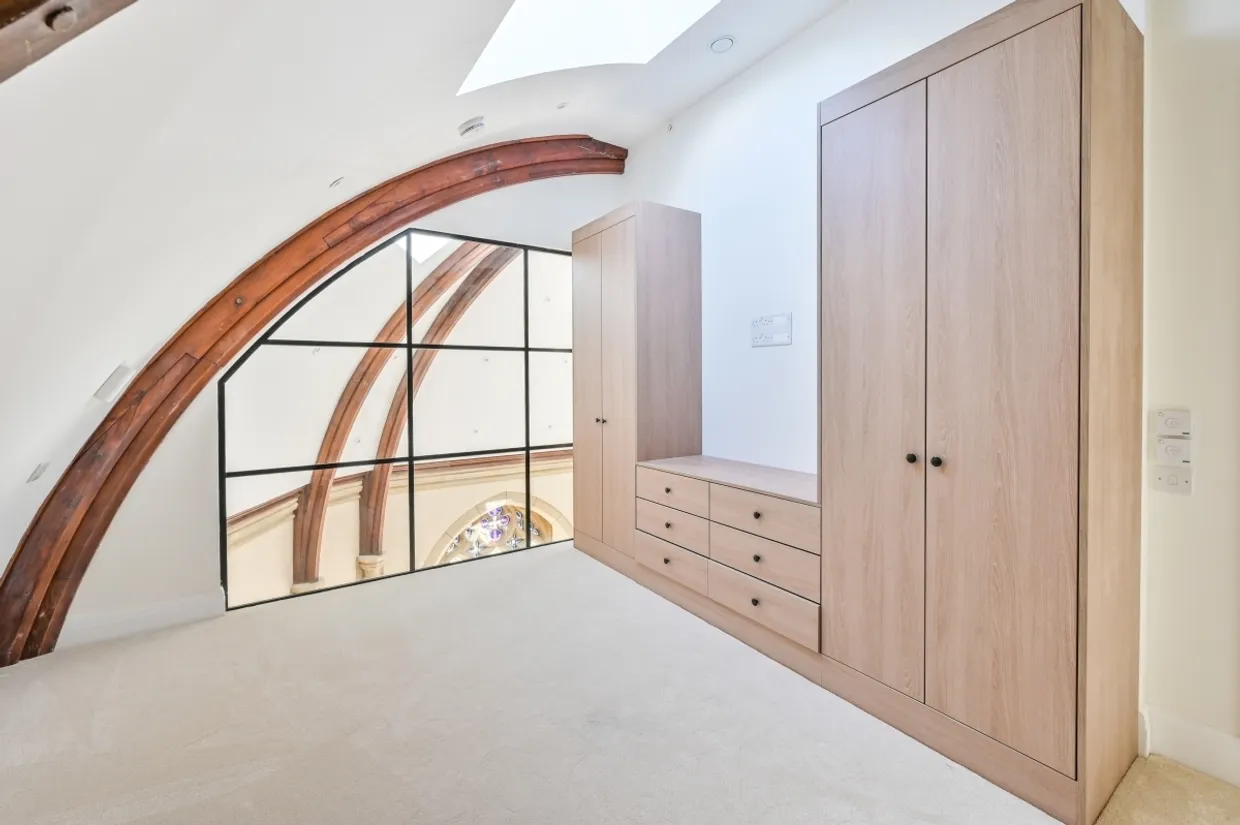 Holden Road London N12 photo 9