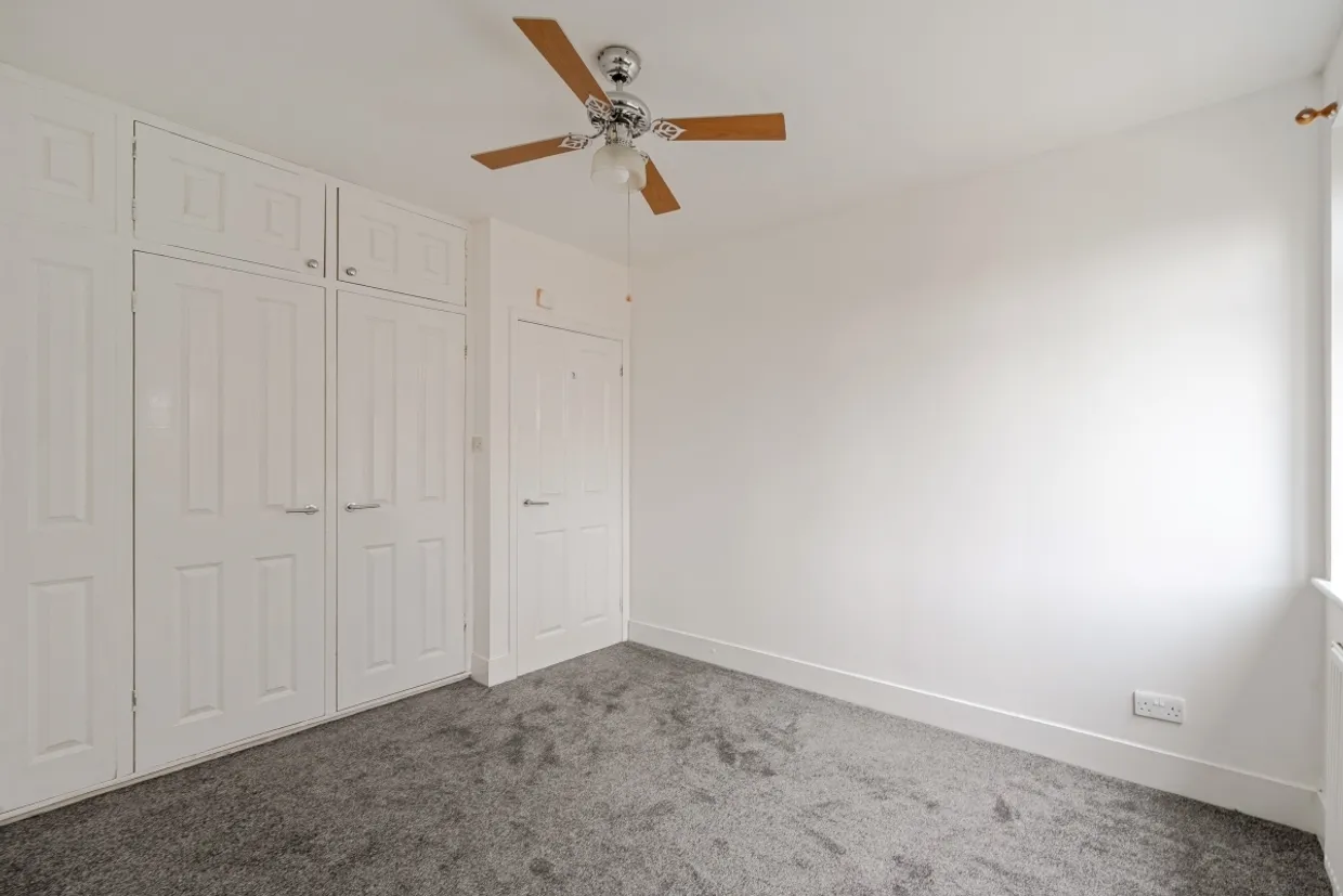 11 Molesey Road Hersham KT12 photo 9