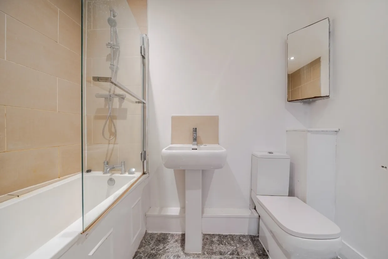 11 Molesey Road Hersham KT12 photo 11