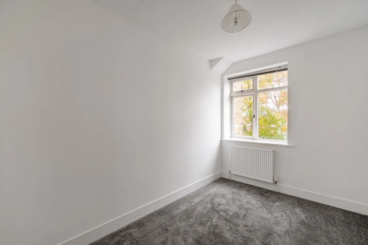 11 Molesey Road Hersham KT12 photo 12