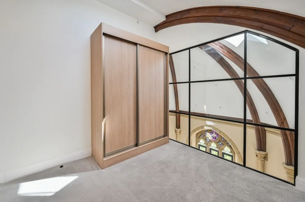 Holden Road London N12 photo 13