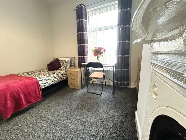 Liverpool Road, M30