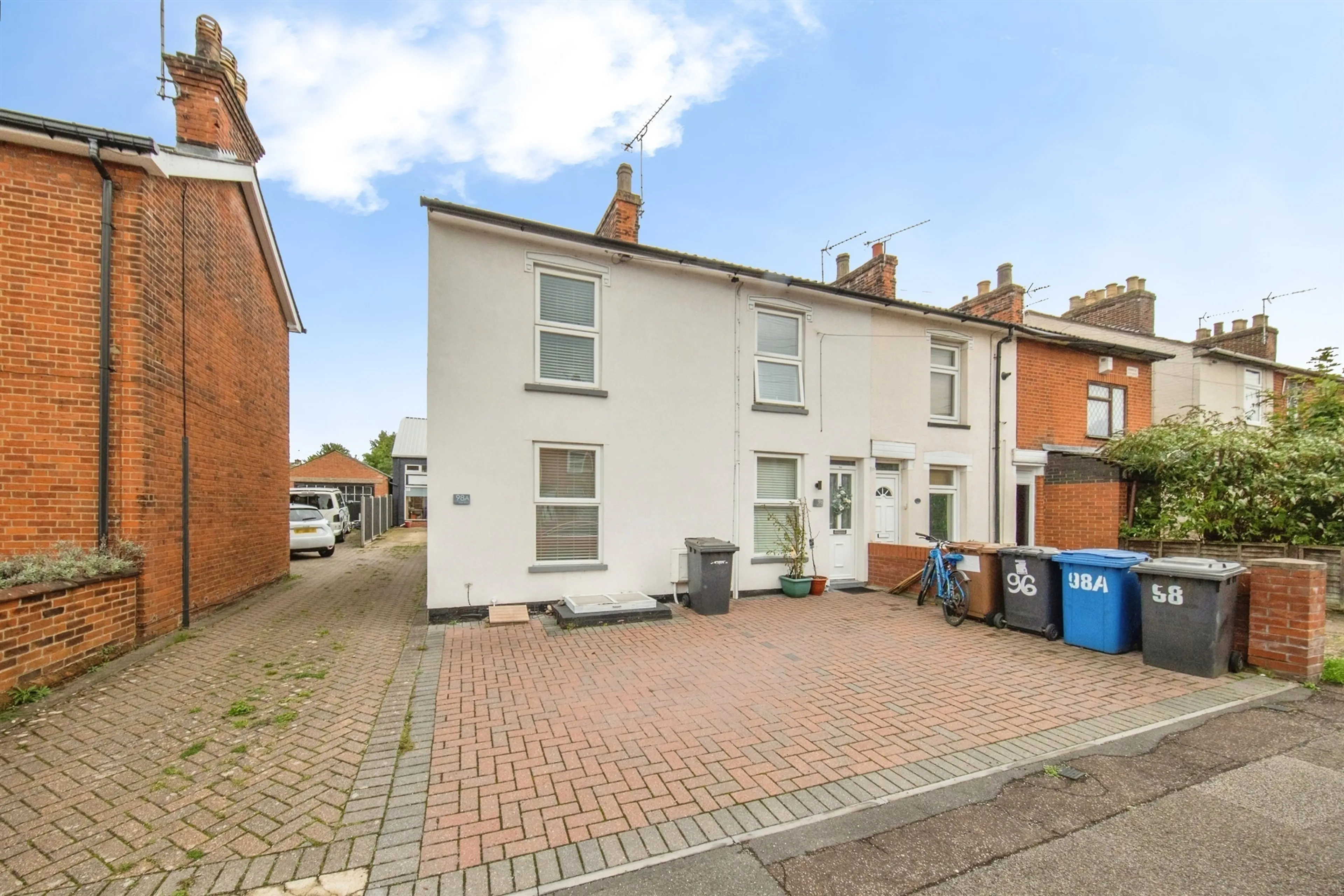 Property photo 0