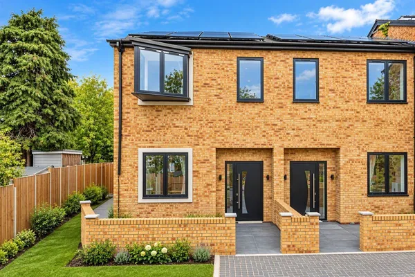 Dhami Close, Billericay, Essex, CM11