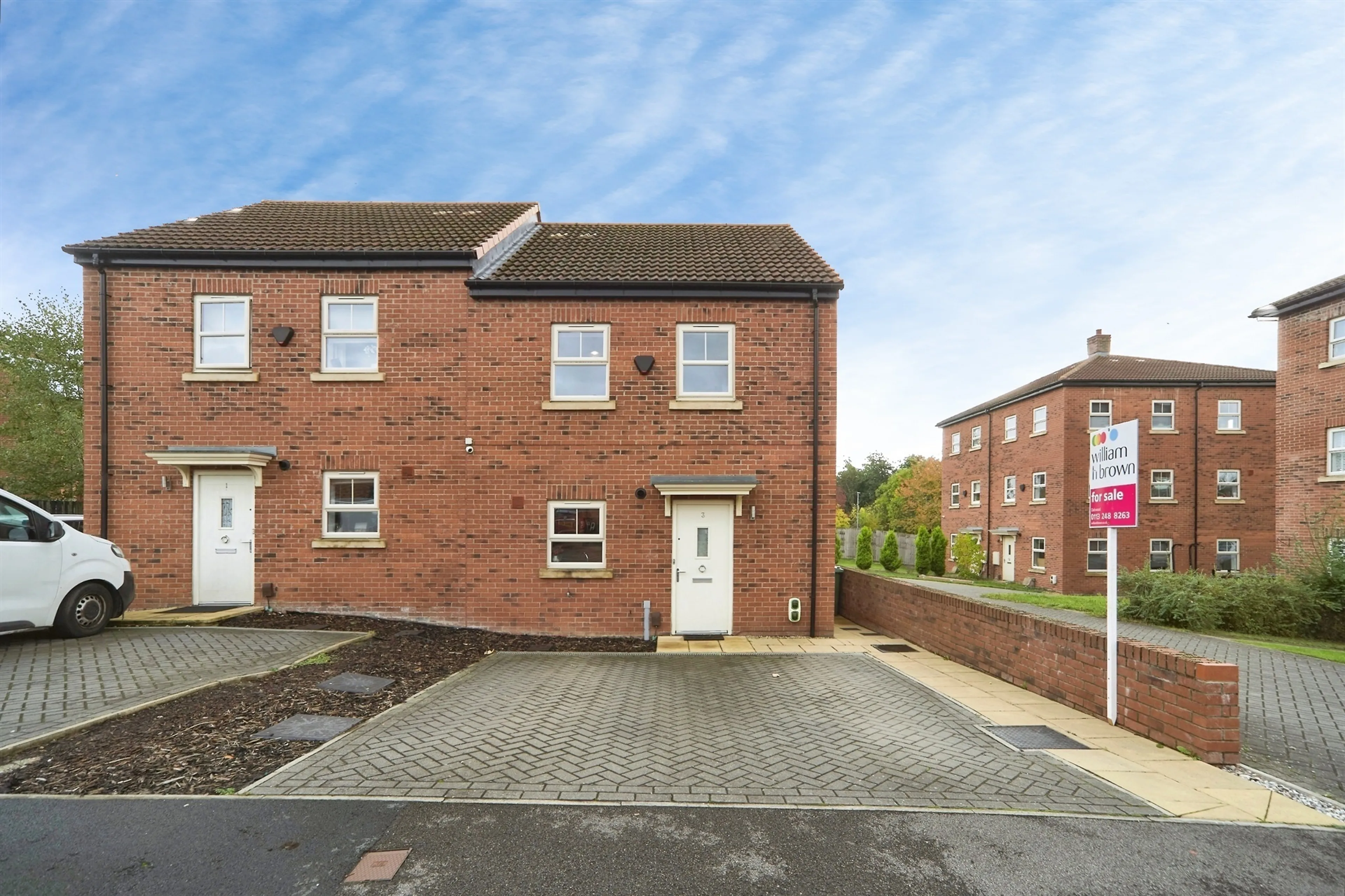 Property at Asket Garth, LEEDS