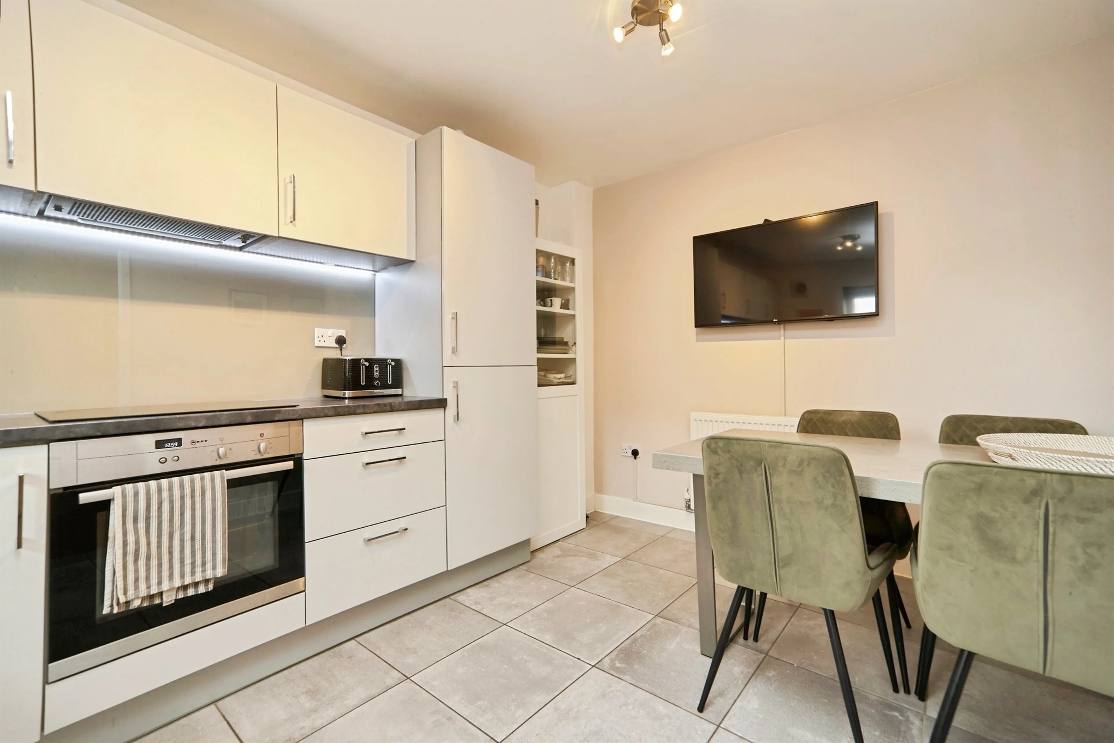 Property at Asket Garth, LEEDS