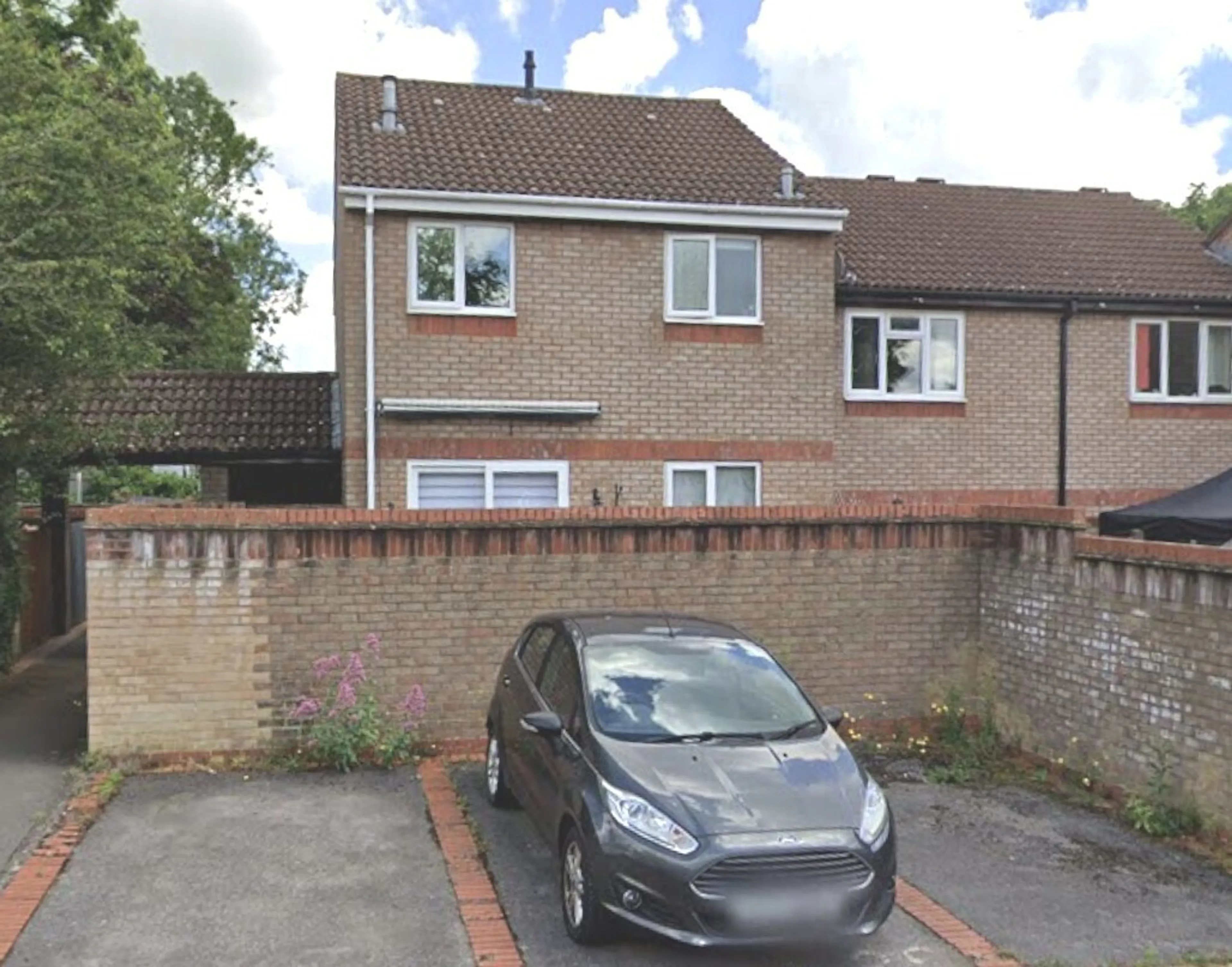 Property photo 0