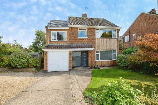Summercourt Drive, Ravenshead, Nottin...