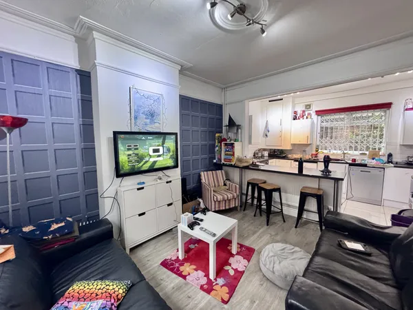 *148 PPW* Newdigate Villas, Arboretum...