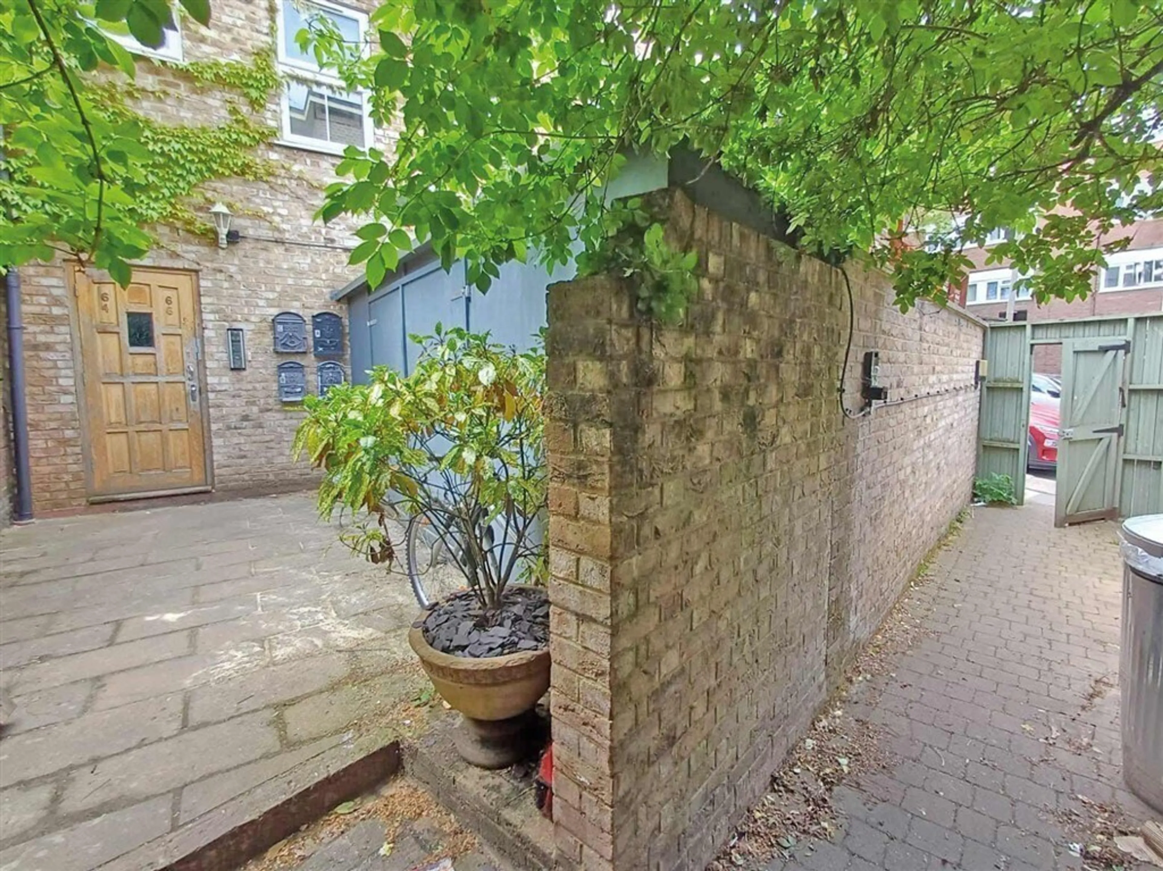 Property at Lavender Hill, BATTERSEA