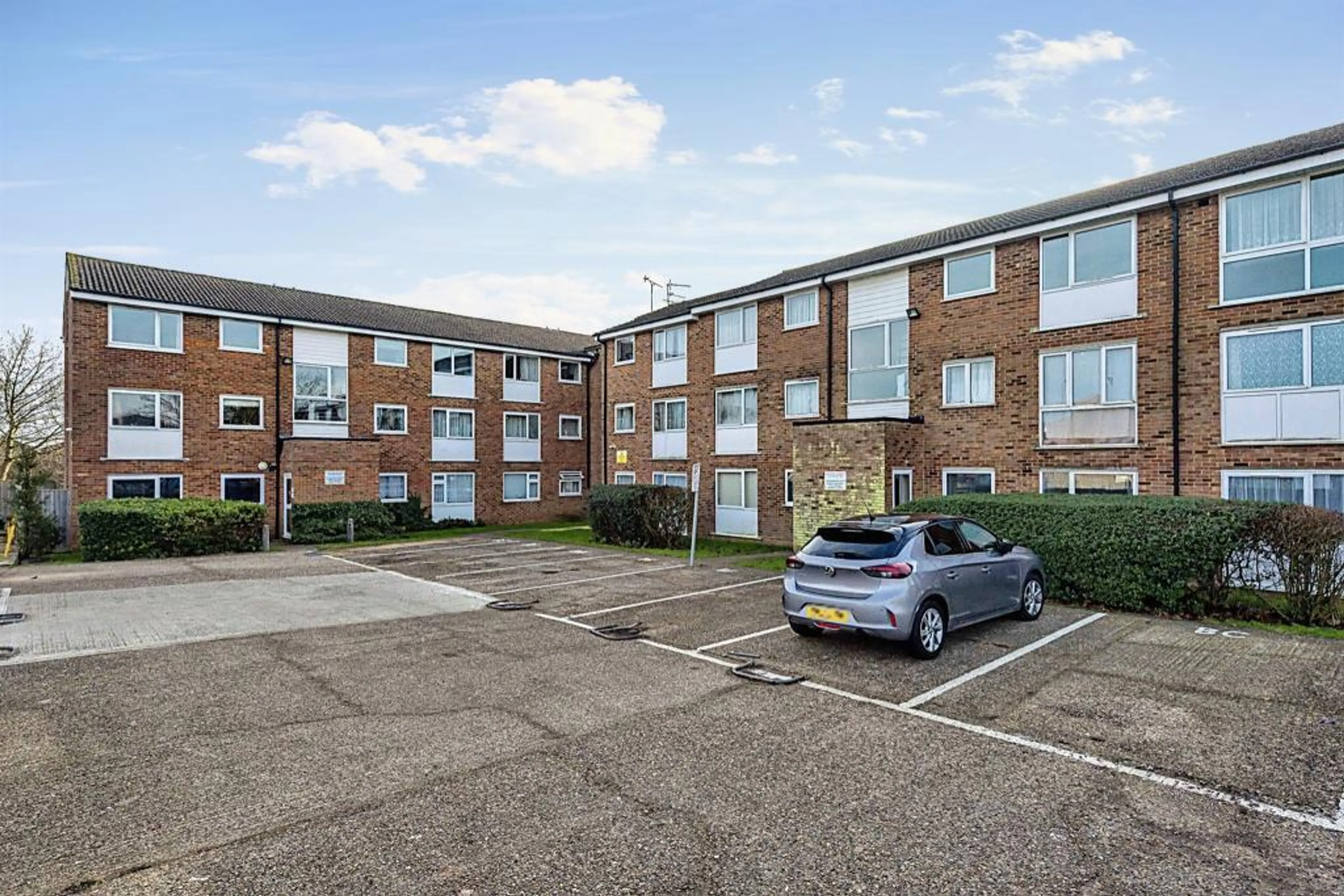 Property at Burns Drive, HEMEL HEMPSTEAD