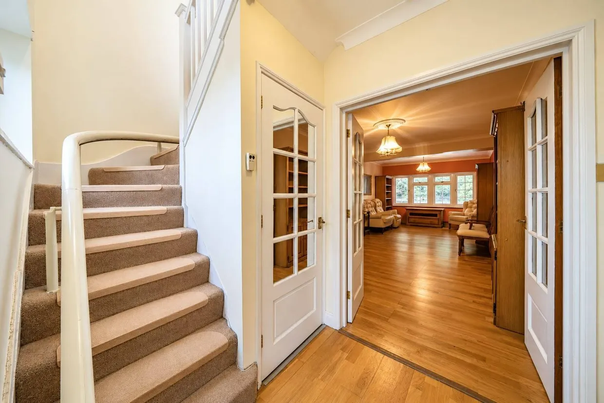 Brookdene Avenue, Watford, WD19 photo 12
