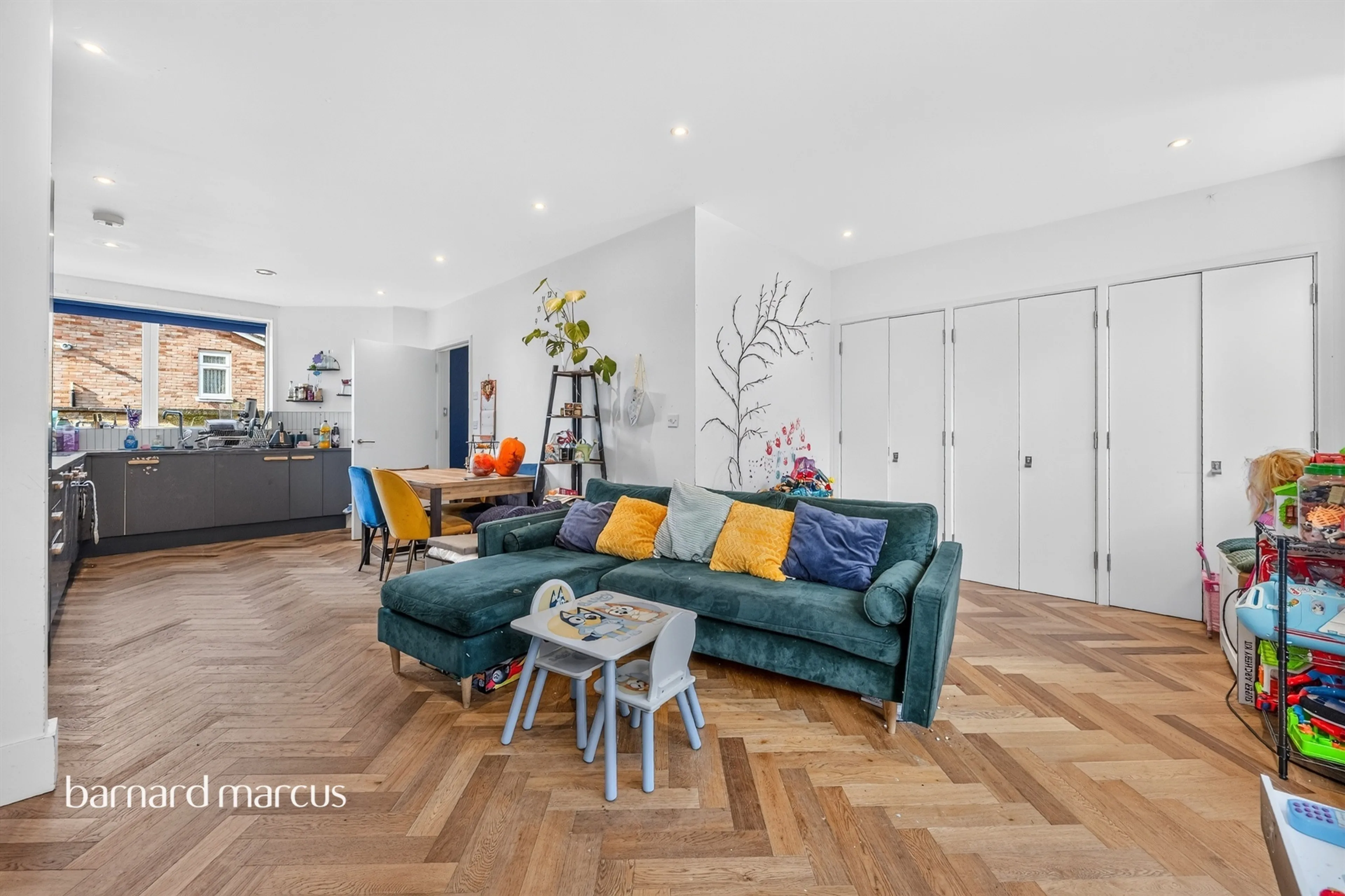 Property at Jutland Gardens, Coulsdon