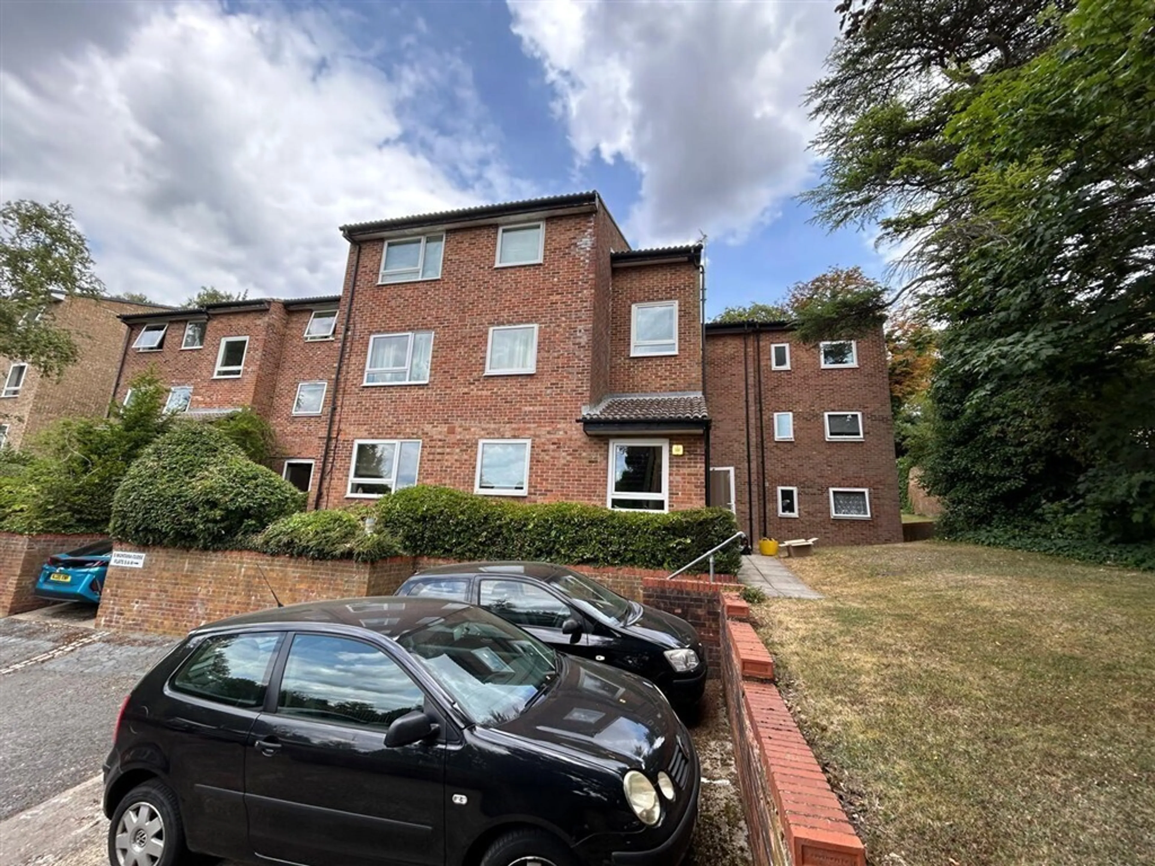 Property at Montana Close, SOUTH CROYDON