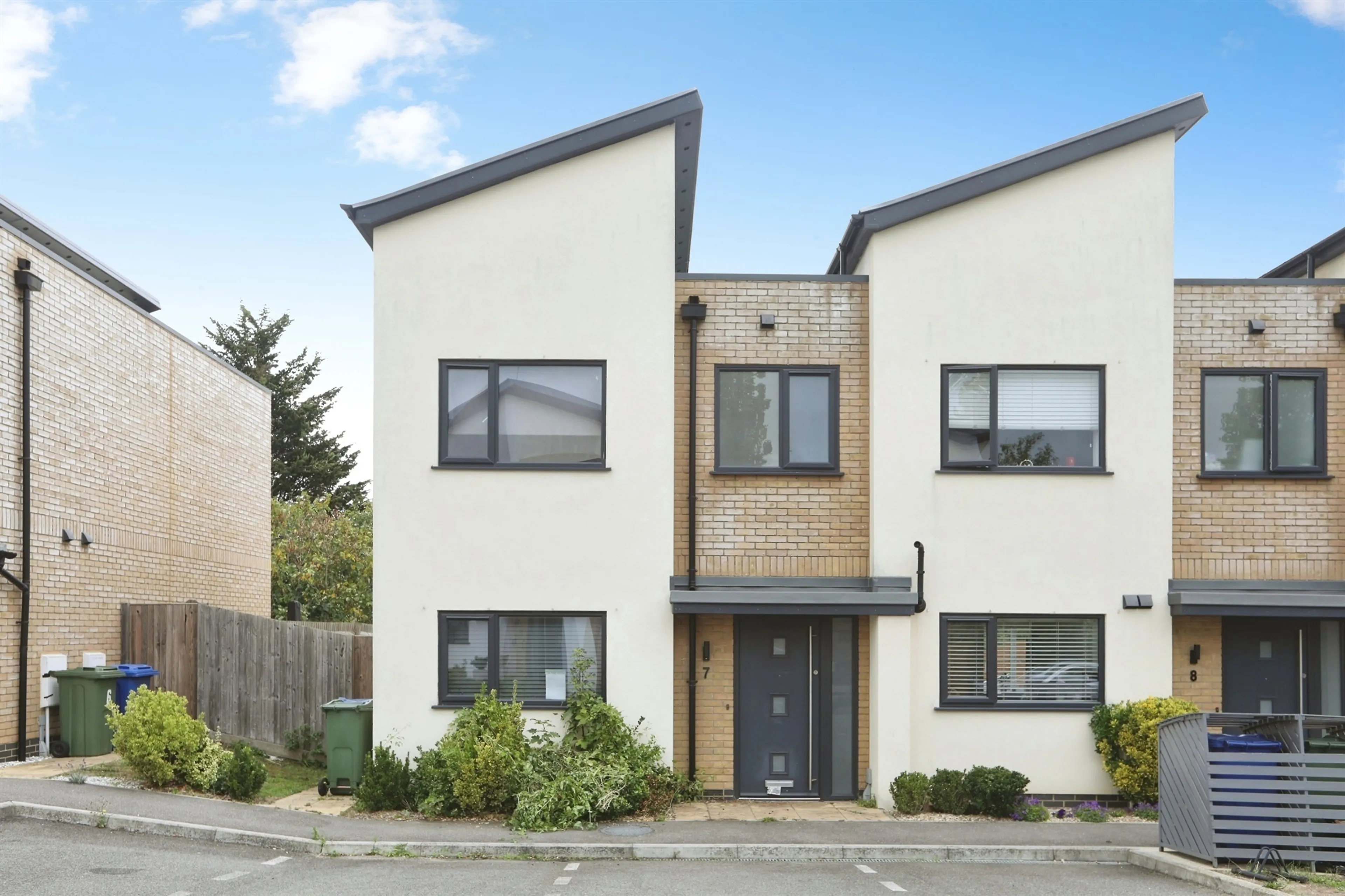 Property photo 0