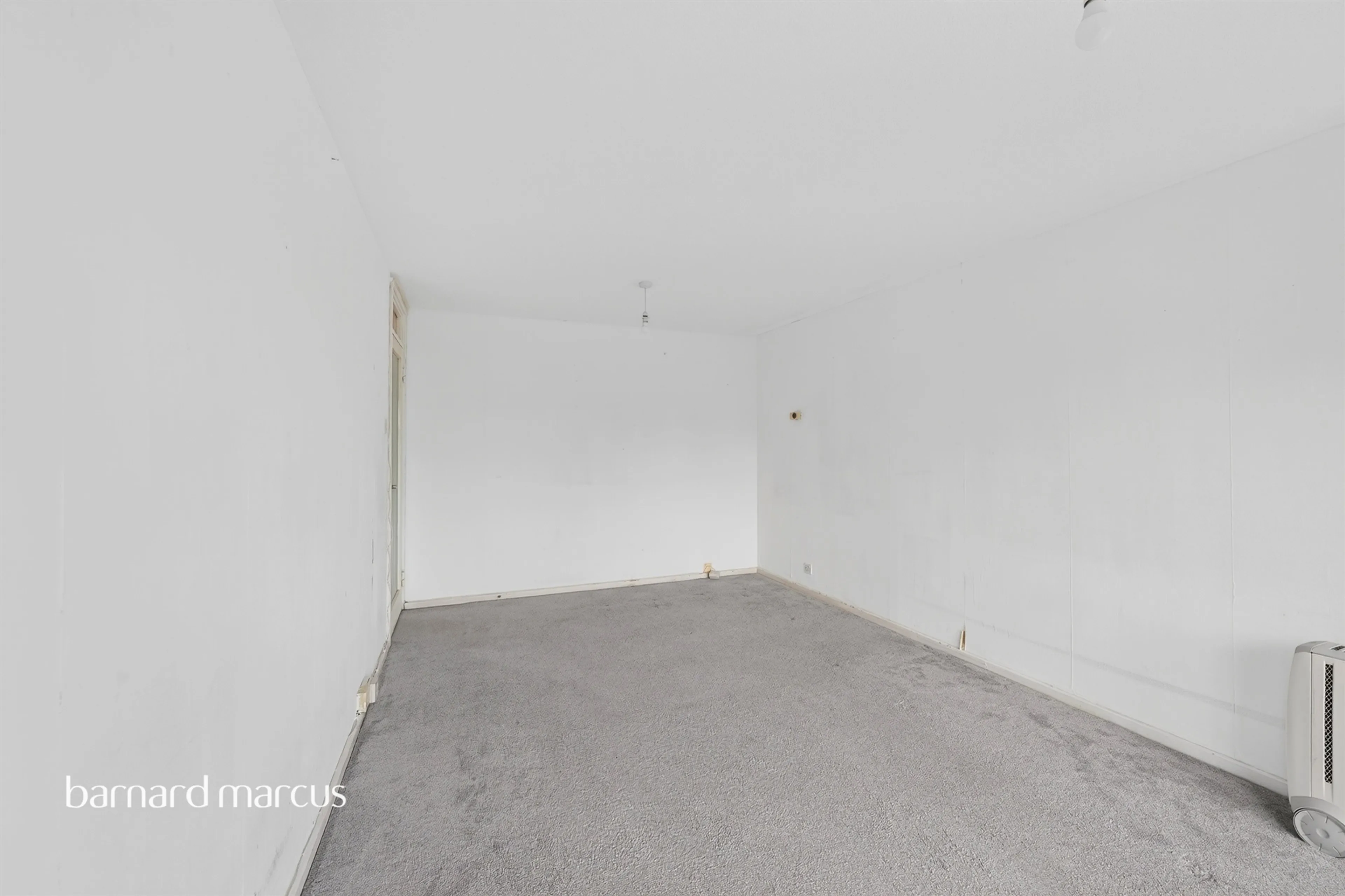 Property at Basinghall Gardens, Sutton