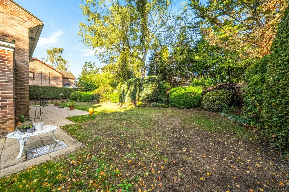 Garden Close Lane, Newbury, RG14 photo 20