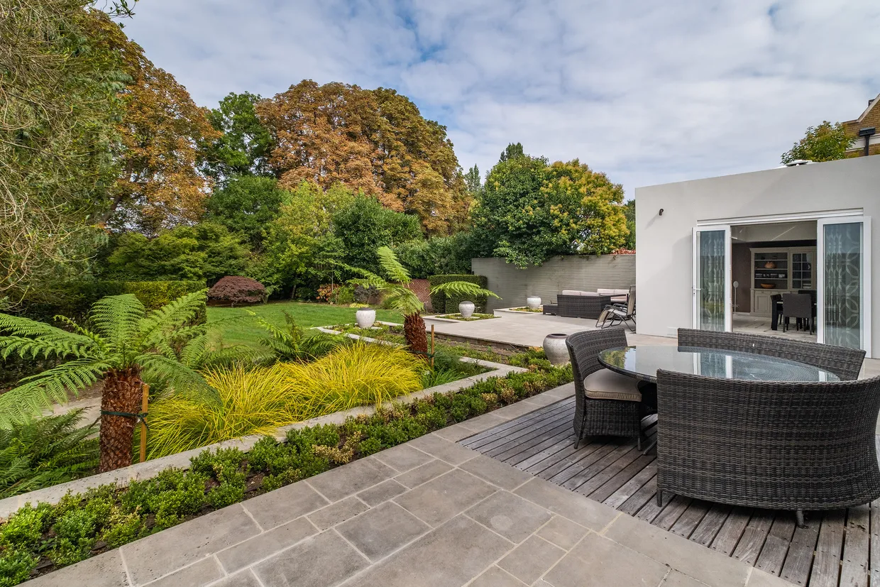 Roedean Crescent, London, SW15 photo 2