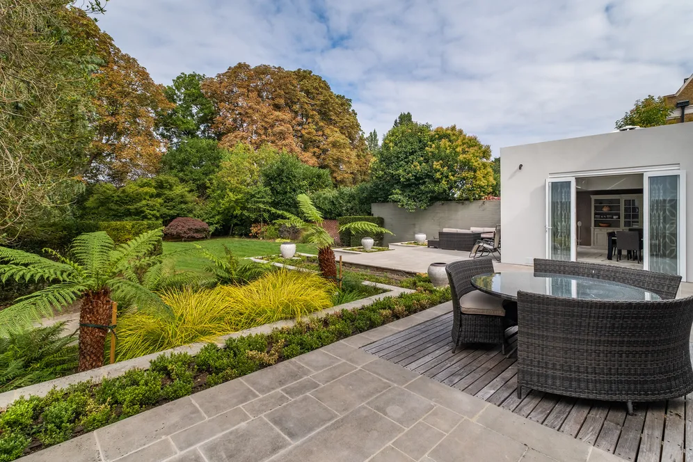 Roedean Crescent, London, SW15 photo 2