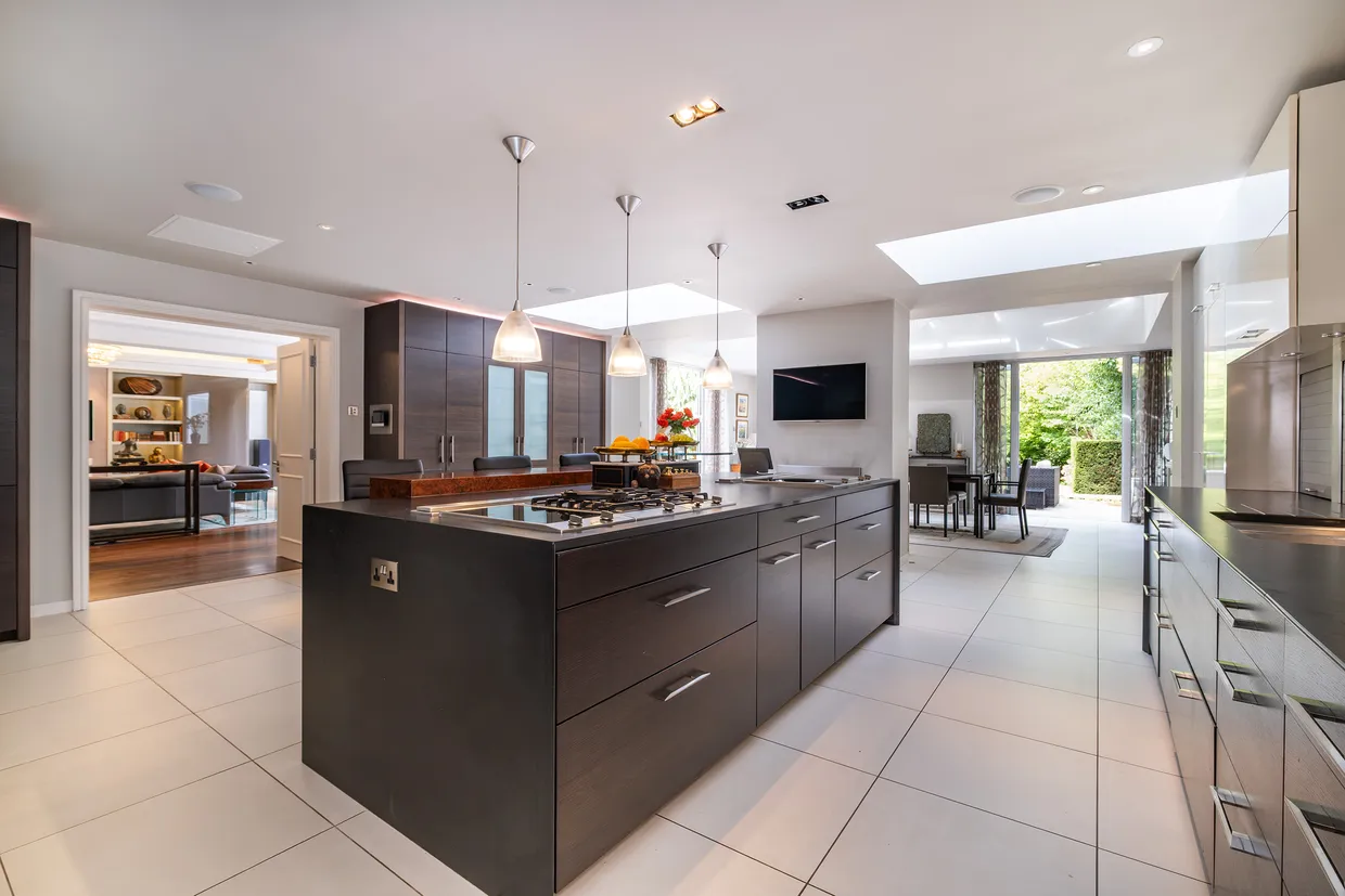 Roedean Crescent, London, SW15 photo 4