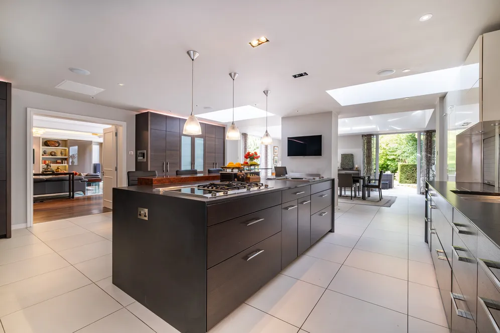 Roedean Crescent, London, SW15 photo 4