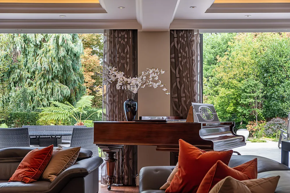 Roedean Crescent, London, SW15 photo 8