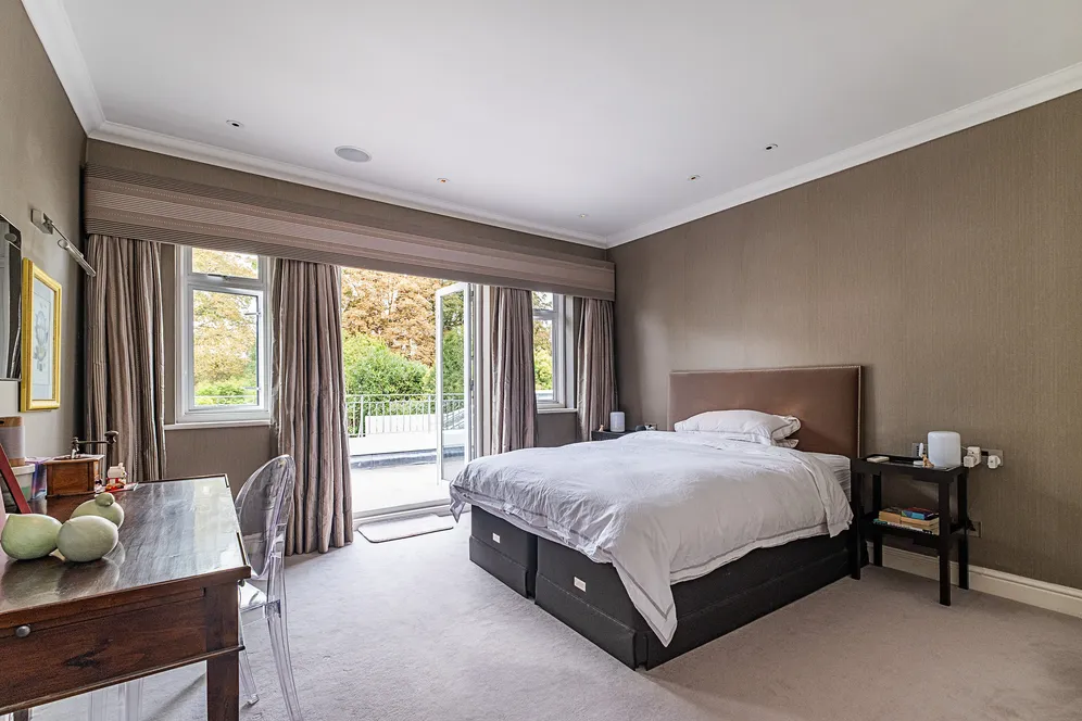 Roedean Crescent, London, SW15 photo 17