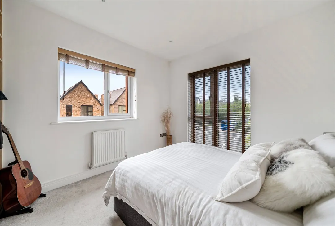 https://mr0.homeflow-assets.co.uk/files/photo/image/48650/7642/_x_/TOP260207_06.jpg