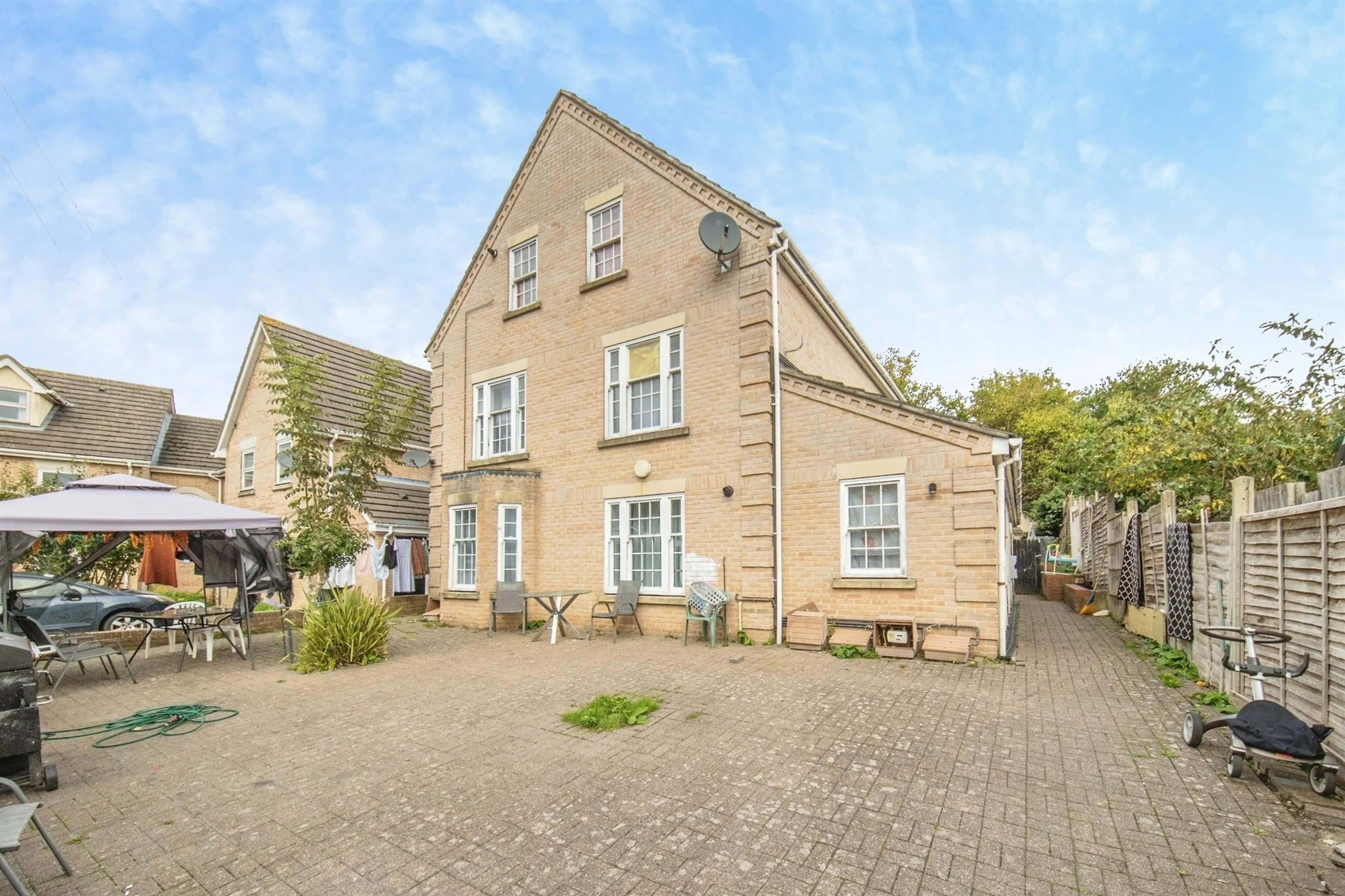 Property photo 0