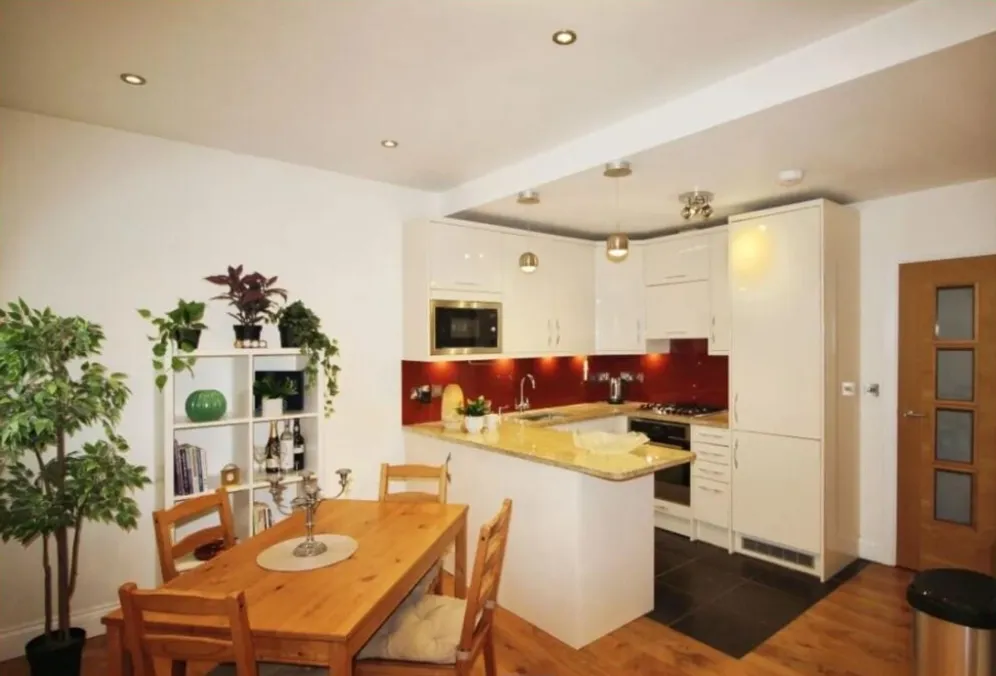 Cranbourne Gardens London NW11 photo 3