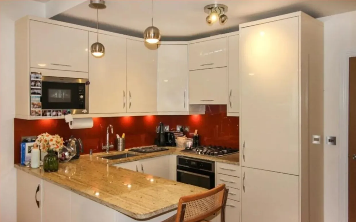 Cranbourne Gardens London NW11 photo 5