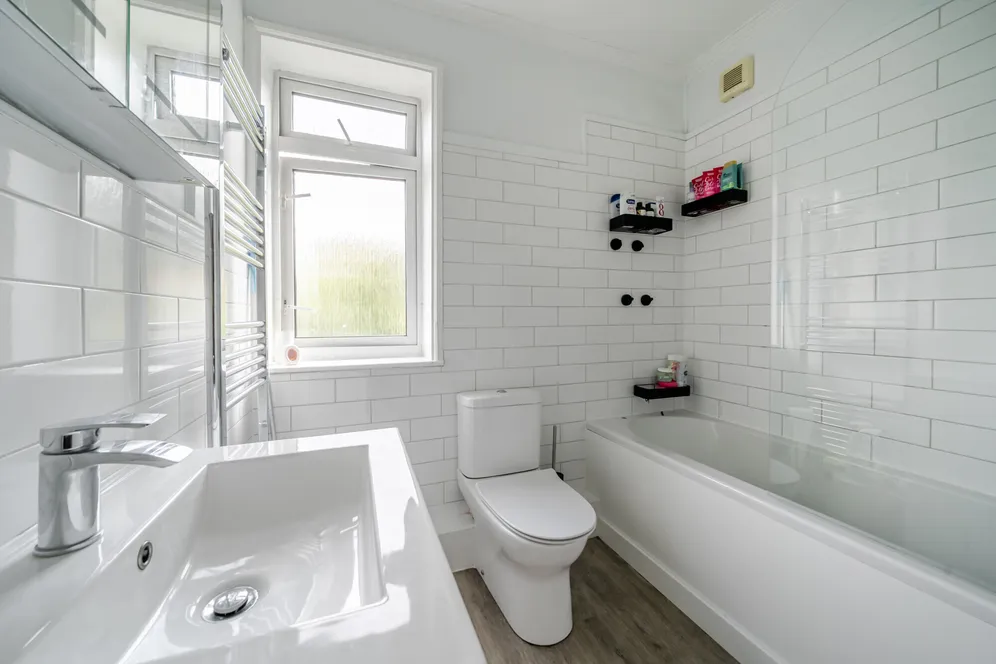 Eton Road, Datchet, SL3 photo 5