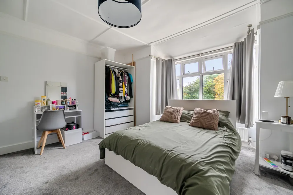 Eton Road, Datchet, SL3 photo 9