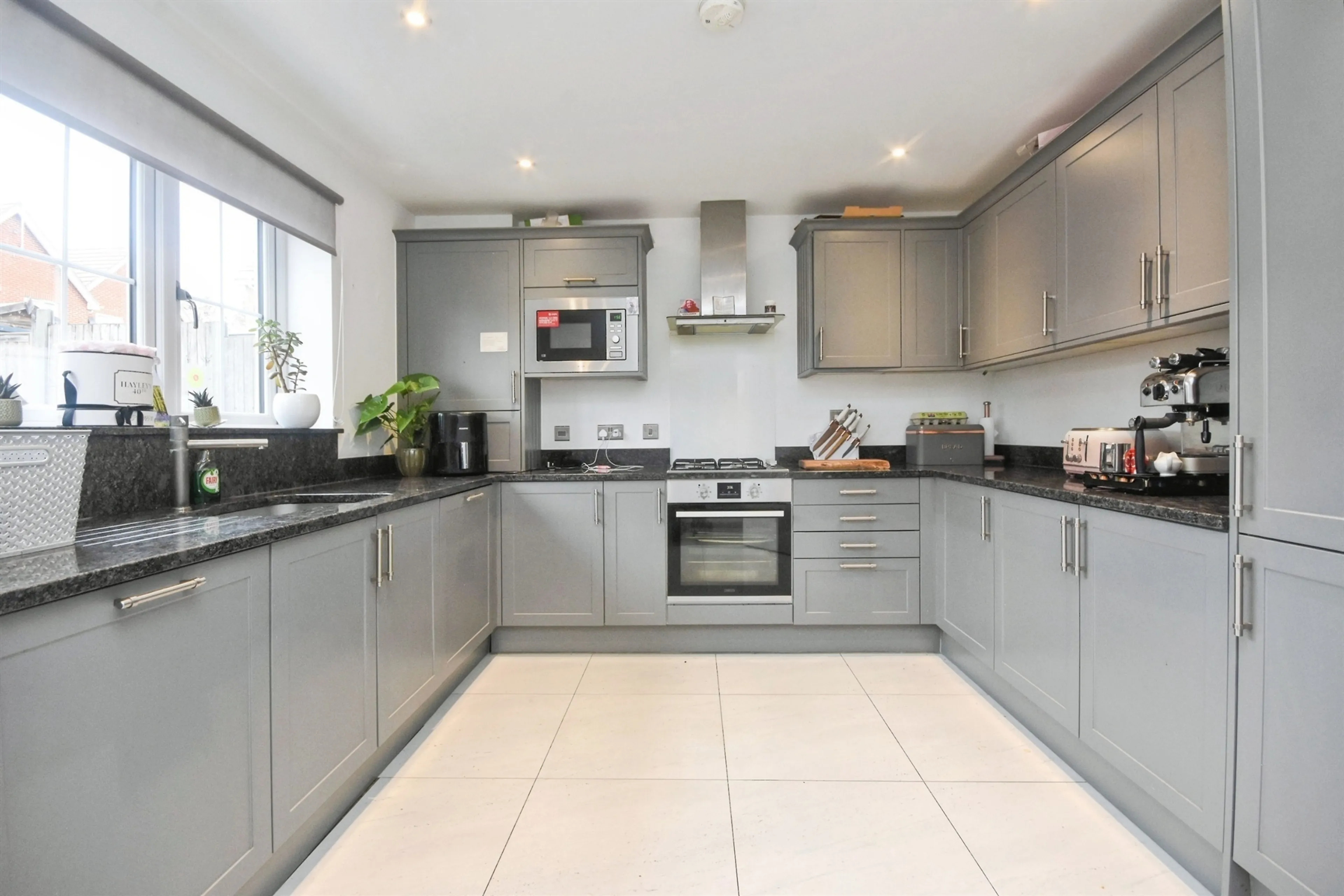 Property at Elliots Close, West Horndon, Brentwood