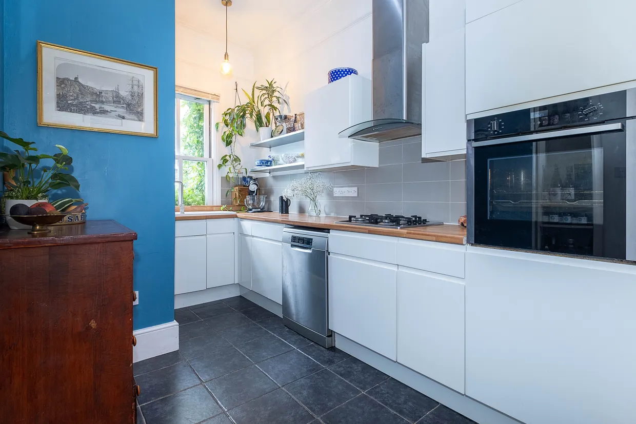 High Street, Hampton Wick, KT1 photo 3